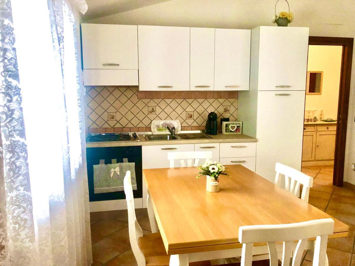 Presso La Maison De Gioel Usufruirai Di Un Appartamento Indipendente Dotato Di Uso Cucina E Lavatrice Arredato In Maniera Funzionale Situato In Ottima Posizione Vicino A Supermercati Caffetterie Pasticcerie Bar Pizzerie E Tanti Altri Servizi Olbia Bagian luar foto