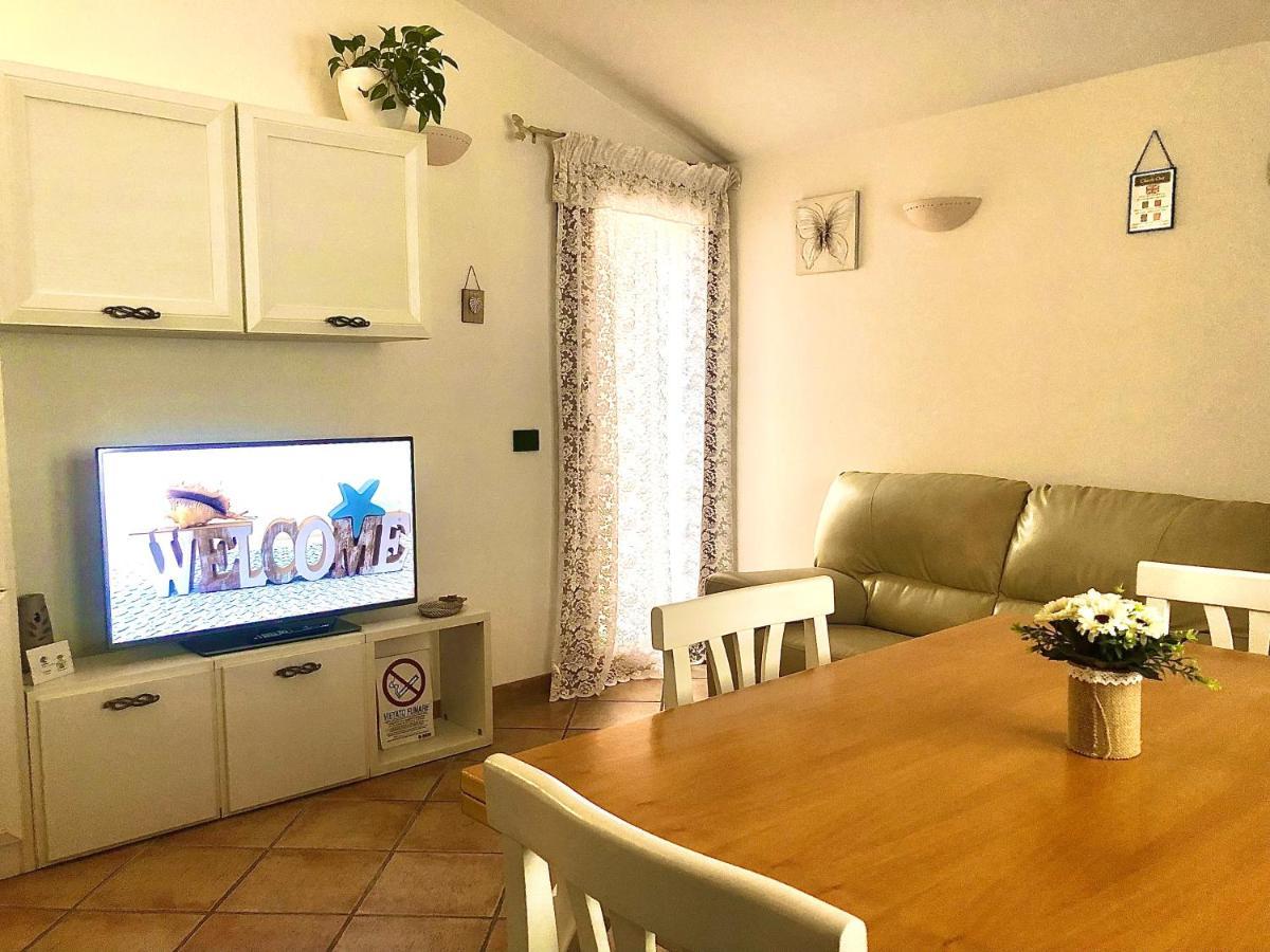 Presso La Maison De Gioel Usufruirai Di Un Appartamento Indipendente Dotato Di Uso Cucina E Lavatrice Arredato In Maniera Funzionale Situato In Ottima Posizione Vicino A Supermercati Caffetterie Pasticcerie Bar Pizzerie E Tanti Altri Servizi Olbia Bagian luar foto